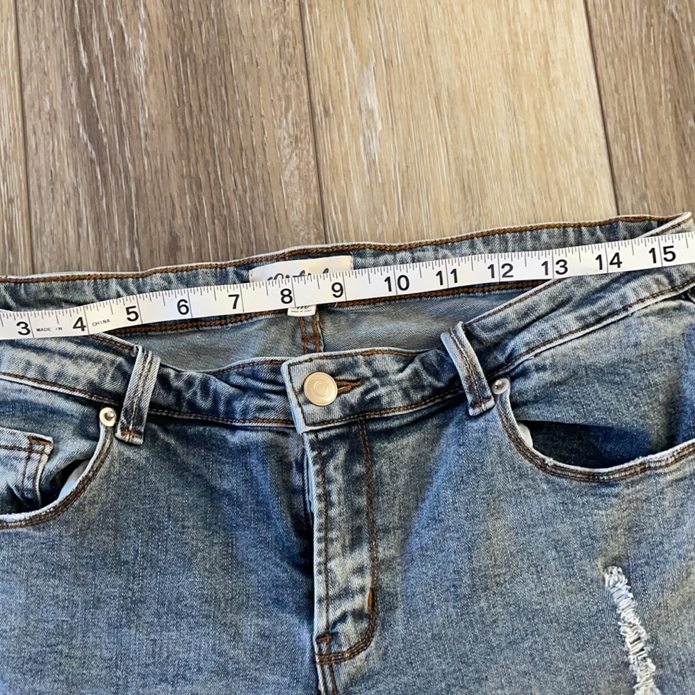 Distressed jeans - Picture 9 of 9